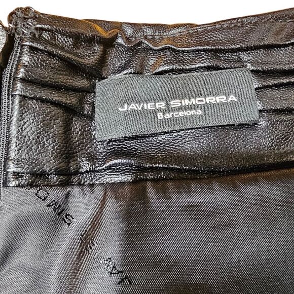 Javier Simorra Black Faux Leather Textured Curvy Pencil Skirt - Picture 3 of 5